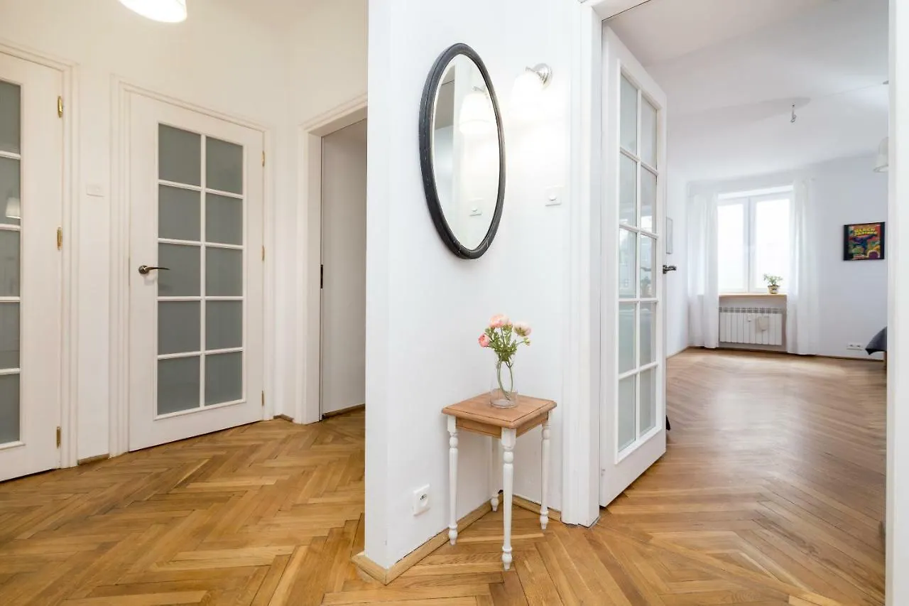Royal Route Apartment For 10 People Warsaw