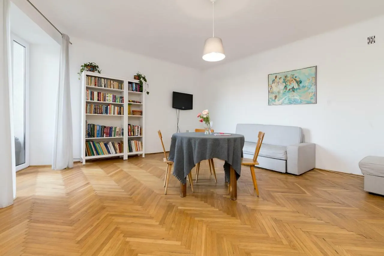 Royal Route Apartment For 10 People Warsaw Poland