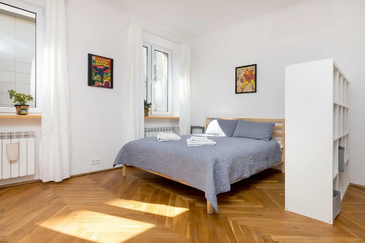 Royal Route Apartment For 10 People Warsaw Poland