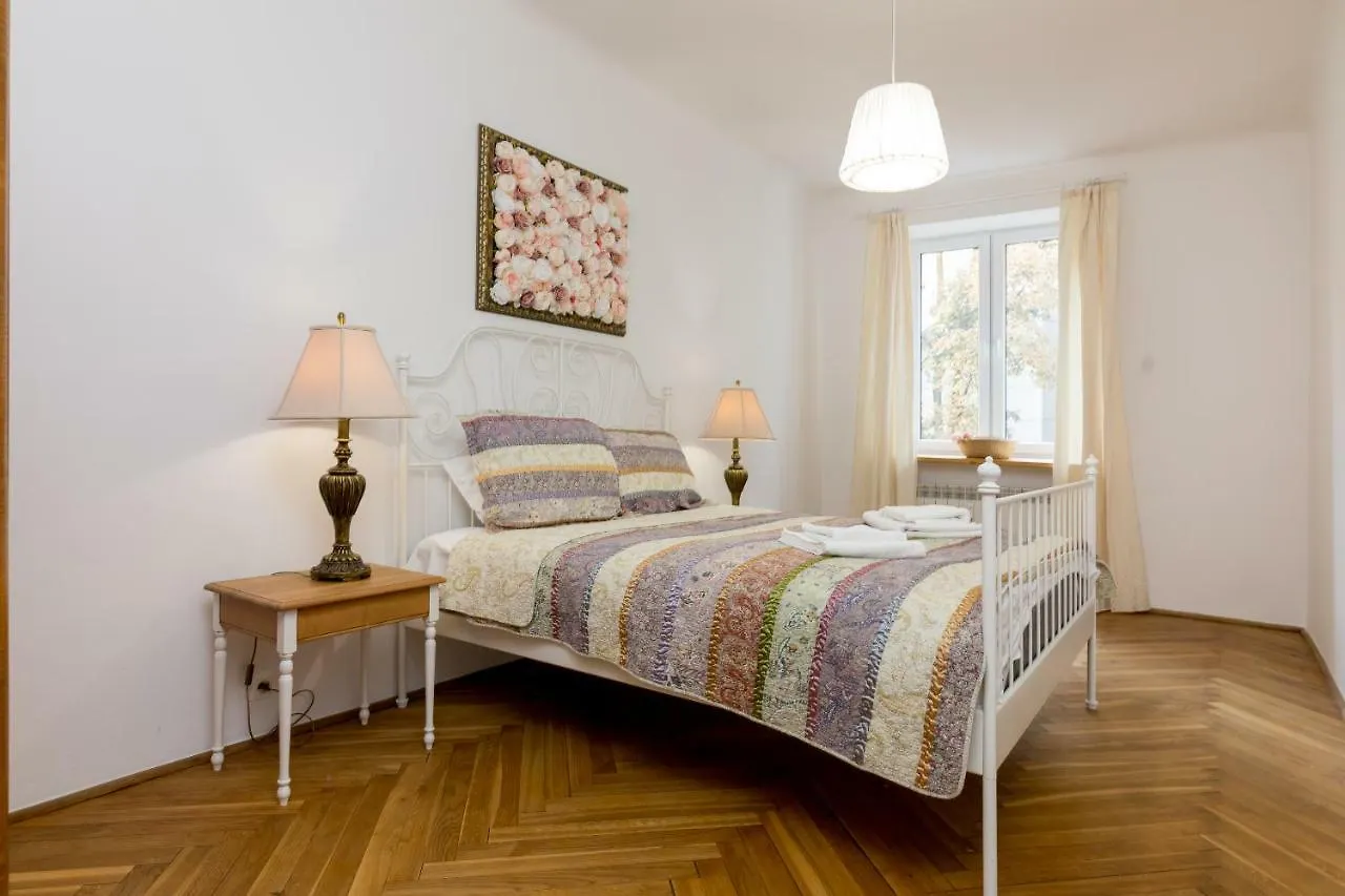 Royal Route Apartment For 10 People Warsaw 0*,