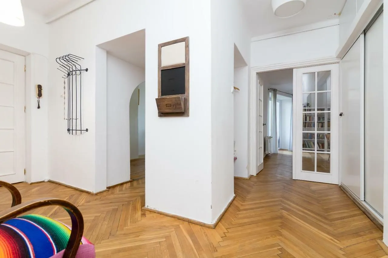 Royal Route Apartment For 10 People Warsaw